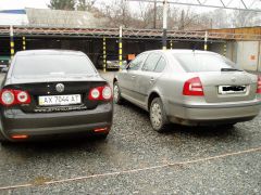 Jetta V vs Oktavia A5