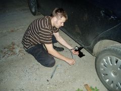 Поддомкрачивание машины и снятие колеса