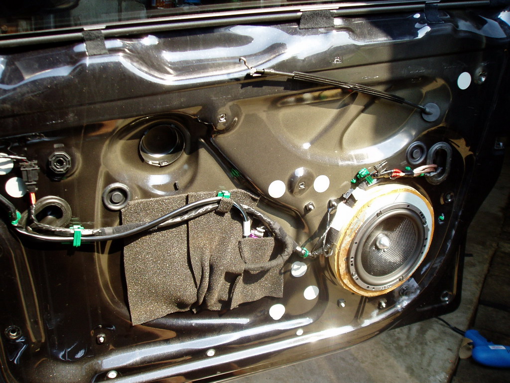 Установка подиумов под динамики