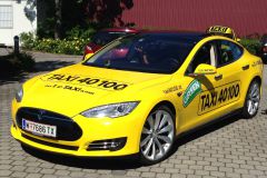 Tesla taxi