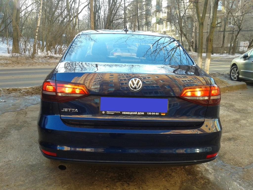 На выхлопную трубу напрашивается хромированная накладка.