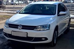Малолитражный двигатель + турбо + компрессор + DSG7. Мощно, и вовсе не дорого.