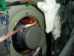 Установка задних динамиков Focal 165 CA1