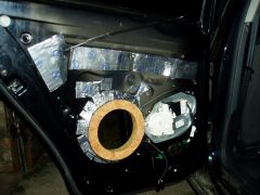 Установка задних динамиков Focal 165 CA1