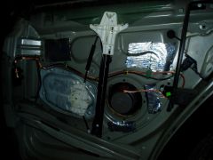Установка задних динамиков Focal 165 CA1