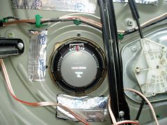 Установка задних динамиков Focal 165 CA1