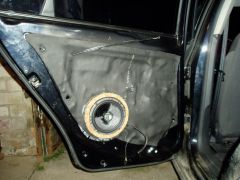Установка задних динамиков Focal 165 CA1