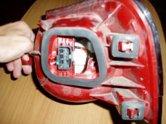 Разборка заднего светодиодного фонаря с Пассата 2006г
