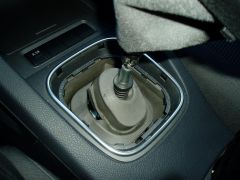 Смазка шарнира ручки КПП на Фольксваген Джетта