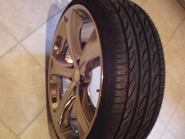 20" 8J ET 48 Eta Beta Tettsut SLC Chrom mit 225/30 ZR 20 Pirelli