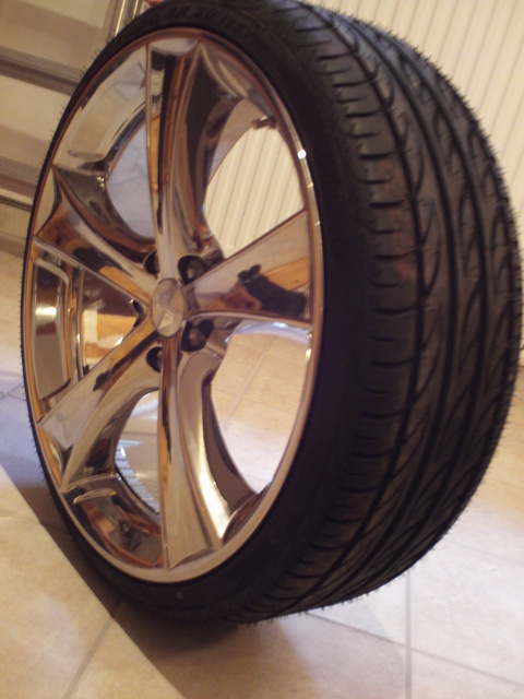 20" 8J ET 48 Eta Beta Tettsut SLC Chrom mit 225/30 ZR 20 Pirelli
