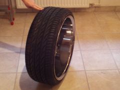 20" 8J ET 48 Eta Beta Tettsut SLC Chrom mit 225/30 ZR 20 Pirelli