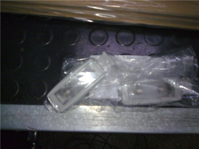 Установка подсветки макияжных зеркал в противосолн.козырьках Установка подсветки макияжных зеркал в противосолн.козырьках