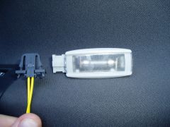 Установка подсветки макияжных зеркал и шумоизоляция потолка