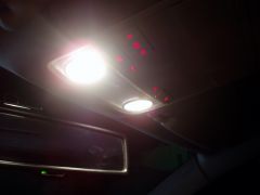 Установка центрального переднего плафона освещения от комфортлайна