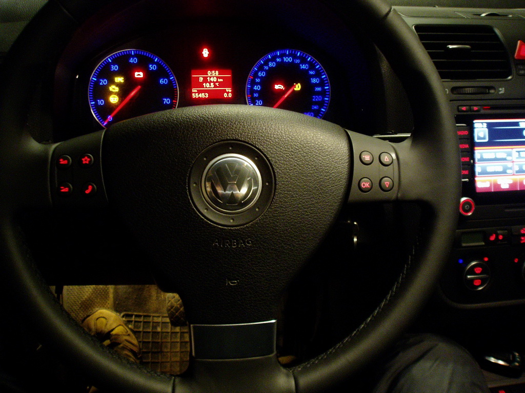 Инсталляция многофункционального рулевого колеса