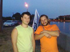 Раздача клубныых футболок и не только