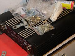 Установка усилителя DLS CA41 в фольксваген джетта
