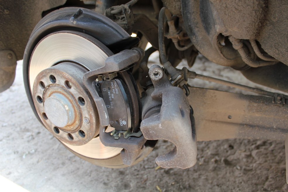 Задний тормозной суппорт на фольксваген джетта