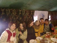 в палатке