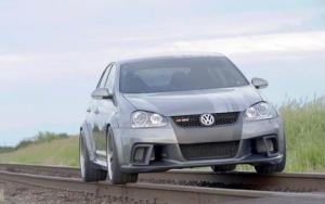 112_0609_hpajetta_03z+2008_2006_hpa_volkswagen_jetta_rgt+riding_on_rails.jpg
